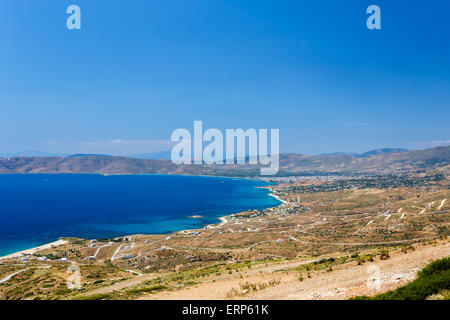 Karystos Stadtlandschaft gegen blauen Himmel und Meer, Euböa, Griechenland Stockfoto