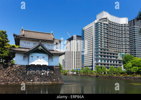 Kaiserpfalz und Skyline von Tokyo Stockfoto