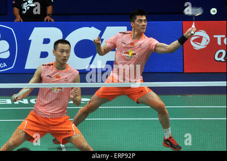 Jakarta, DKI Jakarta, Indonesien. 6. Juni 2015. JAKARTA, Indonesien - Juni 06: Chinas Fu Haifeng und Zhang Nan kehrt ein Schuss Indonesien Mohammad Ahsan und Hendra Setiawan während Männer bei der 2015 Indonesien Open Superseries Premier Badminton-Turnier in Jakarta am 6. Juni 2015. Bildnachweis: Sijori Bilder/ZUMA Draht/Alamy Live-Nachrichten Stockfoto