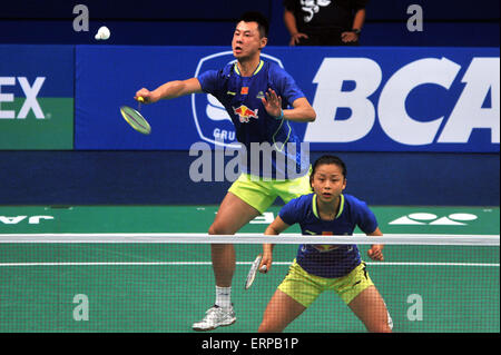 Jakarta, DKI Jakarta, Indonesien. 6. Juni 2015. JAKARTA, Indonesien - Juni 06: Chinas Xu Chen und Ma-Jin nach Sieg Dänemarks Oachim Fischer Nielsen und Christinna Pedersen bei Mix Doppel bei der 2015 Indonesien Open Superseries Premier Badminton-Turnier in Jakarta am 6. Juni 2015. Bildnachweis: Sijori Bilder/ZUMA Draht/Alamy Live-Nachrichten Stockfoto