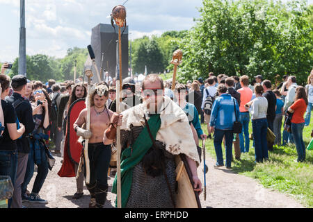 Moskau, Russland, Samstag, 6. Juni 2015. Jährliche Zeiten und Epochen Festival wurde am Samstag, 6. Juni 2015 in Moskau eröffnet. Das Festival widmet sich der Periode des klassischen Altertums in diesem Jahr. Antike Rom, Griechenland, Judaea, Deutschland, Bosporus Königreich sowie keltischen und Scythian Stämme sind vertreten. Teams und Vereine aus vielen Regionen und Städten der Russischen Föderation sowie aus Italien, Griechenland, Germanen nach der Schlacht im Teutoburger Wald. Bildnachweis: Alex Bilder/Alamy Live-Nachrichten Stockfoto