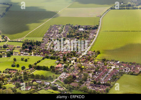 Luftaufnahme von Moulton Dorf in Suffolk Stockfoto