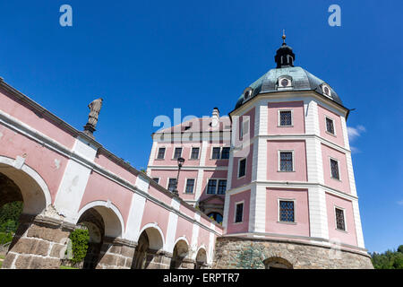 Becov nad Teplou Panorama. Barocke und gotische Burg, Region Karlsbad, Tschechische Republik, Europa Stockfoto
