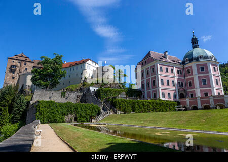 Skyline von Becov nad Teplou. Barock und Gotik, Region Karlsbad, Tschechische Republik, Europa Stockfoto