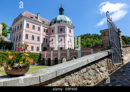 Becov Nad Teplou Skyline. Barock und Gotik, Tschechische schöne Burg, Region Karlovy Vary, Tschechische Republik, Europa Stockfoto