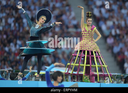 Berlin, Deutschland. 6. Juni 2015. Künstler auftreten vor der UEFA Champions League Finale Fußballspiel zwischen Juventus FC und dem FC Barcelona im Olympiastadion in Berlin, Deutschland, 6. Juni 2015. Foto: Federico Gambarini/Dpa/Alamy Live News Stockfoto