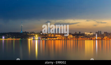 Panorama der Strandpromenade in Baku Aserbaidschan Stockfoto