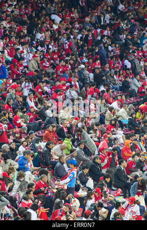 Menschen Sie beobachten Baseball Spiel von Hiroshima Toyo Karpfen in MAZDA Zoom-Zoom Stadium Hiroshima, Präfektur Hiroshima, Japan Stockfoto