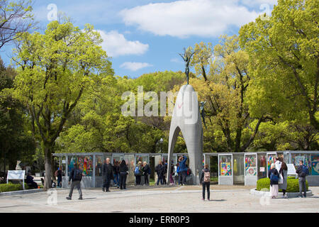 Kinder Frieden-Denkmal im Friedenspark Hiroshima, Hiroshima-Präfektur, Japan Stockfoto