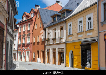 Tschechische Republik Loket nad Ohri Bunte Häuser in der Altstadt Straße Westböhmen Stockfoto