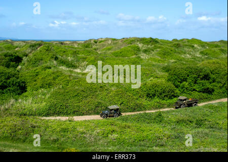 Braunton Burrows, Devon. 6. Juni 2015.  Lebendige Geschichte Re-enactment nehmen Teil in einen d-Day Commerative Service Kennzeichnung 71 Jahre seit dem d-Day Landungen. Abgebildet auf Braunton Burrows, Devon, wo amerikanische Truppen für die Invasion von Europa am 6. Juni 1944 ausgebildet. Abgebildet sind einige der Konvoi, die Teilnahme an der Veranstaltung am Wochenende.    Bild copyright Kerl Harrop info@guyharrop. Bildnachweis: Kerl Harrop/Alamy Live News Stockfoto