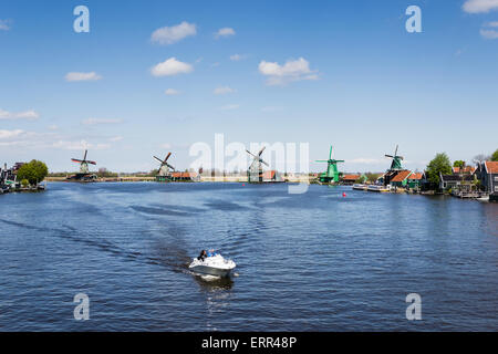 Windmühlen in Zaanse Schans - Niederlande Stockfoto