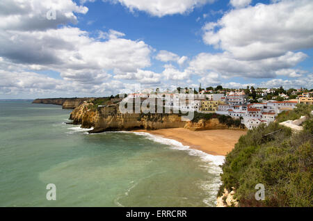 Carvoeiro Dorf und Strand an der Algarve Stockfoto