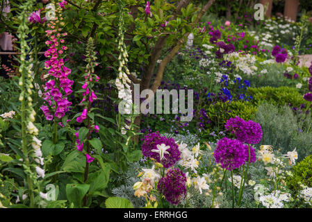 2015 RHS Chelsea Flower Show, die Zeit dazwischen von Husqvarna und Gardena, entworfen von Charlie Albone Stockfoto