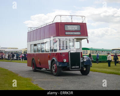 Leyland PD2 in Stadt von Portsmouth Lackierung bei der Southdown 100 Rallye in Portsmouth Stockfoto