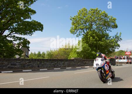 Douglas, Isle of man. 7. Juni 2015. Bruce Anstey in Aktion während der TT Superbike-Rennen. Bildnachweis: Action Plus Sport Bilder/Alamy Live News Stockfoto