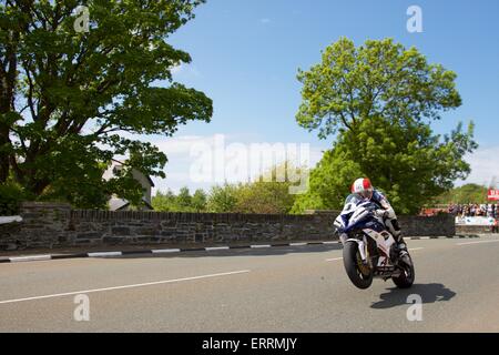 Douglas, Isle of man. 7. Juni 2015. Michael Rutter in Aktion während der TT Superbike-Rennen. Bildnachweis: Action Plus Sport Bilder/Alamy Live News Stockfoto