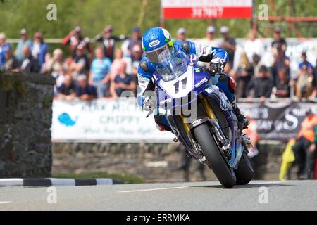 Douglas, Isle of man. 7. Juni 2015. Dean Harrison in Aktion während der TT Superbike-Rennen. Bildnachweis: Action Plus Sport Bilder/Alamy Live News Stockfoto