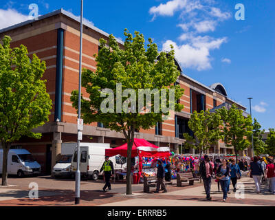 25. jährliche Middlesbrough Mela multikulturelle Veranstaltung Marktstände 6. Juni 2015 vor dem kombinierten Gerichten Gebäude Stockfoto