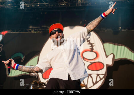 Sänger Fred Durst des US-Konzerns führt Limp Bizkit während des Musikfestivals Rock für Menschen in Hradec Kralove, Tschechische Republik, 5. Juni 2015.  (CTK Foto/David Tanecek) Stockfoto