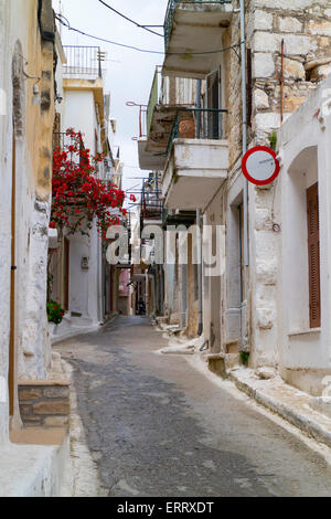 Gasse in dem Dorf Pyrgi, auf der Insel Chios, Griechenland Stockfoto