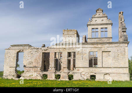 Neobarocke Gebäude Ruinen des Schlosses Ungru, Estland Stockfoto