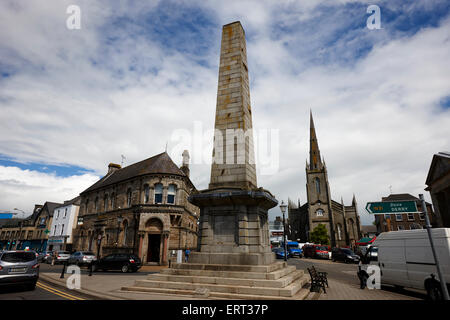 die Dawson-Denkmal und Kirchplatz in Monaghan Stadt Grafschaft Monaghan Irland Stockfoto