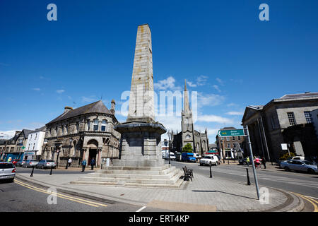 die Dawson-Denkmal und Kirchplatz in Monaghan Stadt Grafschaft Monaghan Irland Stockfoto