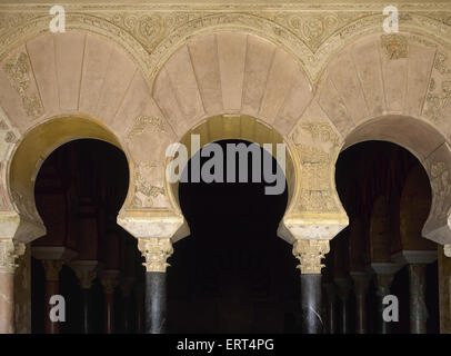 Medina Azahara. Palast-Stadt von Abd-Ar-Rahman III al-Nasir (912-961) gebaut. Umayyaden-Kalif von Córdoba. Hufeisen-Bogen. Andalusien. Spanien. Stockfoto