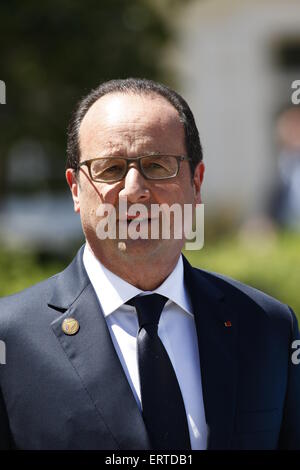 Schloss Elmau, Deutschland. 8. Juni 2015. Der französische Präsident Francois Hollande besucht des G7-Gipfels auf Schloss Elmau bei Garmisch-Partenkirchen, Deutschland, am 7. Juni 2015. Bildnachweis: Dpa picture Alliance/Alamy Live News Stockfoto