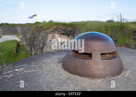 Maschinengewehr-Turm am Eingang zum französischen Festung Douaumont, Schlachtfeld von Verdun Stockfoto