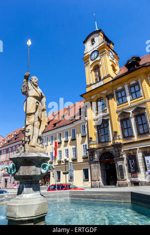 Die historische Altstadt, Brunnen des Ritters Roland Cheb Rathaus Westböhmen, Tschechische Republik Stockfoto