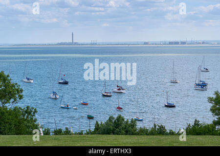 Boote & Yachten in Leigh-On-Sea. Blick in Richtung Kent auf der Themse-Mündung Stockfoto