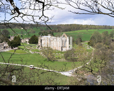 dh Bolton Abtei WHARFEDALE NORTH YORKSHIRE Bolton Priory Wharfedale Abbey Ruinen Yorkshire Dales Stockfoto
