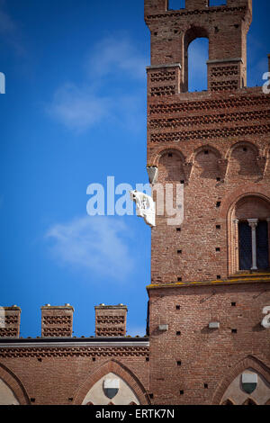 Palazzo Pubblico in Piazza del Campo in Siena Stockfoto