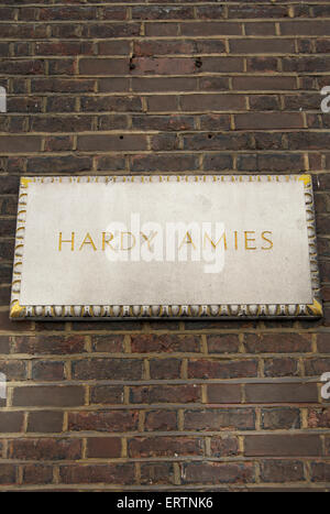 Name Wandtafel bei Menswear tailor hardy Amies, Savile Row, London, england Stockfoto