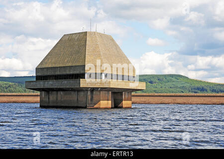 Damm und Ventil-Turm, Kielder Wasser, Northumberland. Stockfoto