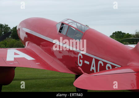 De Havilland DH88 Comet Racer (G-ACSS) der Shuttleworth Collection Old Warden Airfield, Bedfordshire, England. Stockfoto