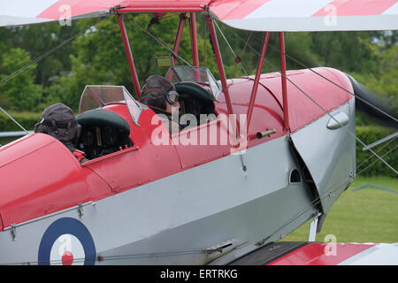 Eine De Havilland DH82a Tiger Moth Doppeldecker der Shuttleworth Collection Old Warden Airfield, Bedfordshire, England. Stockfoto