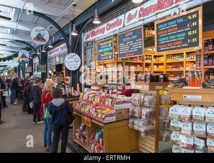 Innerhalb des französischen Marktes, New Orleans, Louisiana, USA Stockfoto