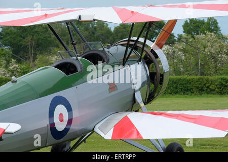 Eine 1931 Avro 621 Tutor Trainingsflugzeuge der Shuttleworth Collection Old Warden Airfield, Bedfordshire, England. Stockfoto