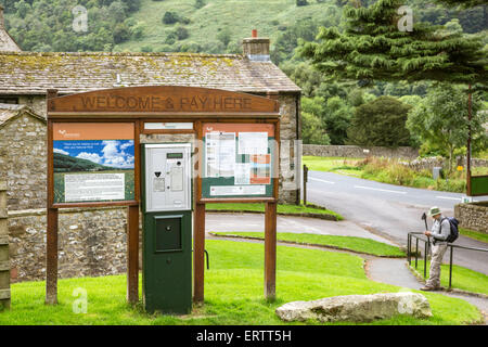 Zahlen Sie und zeigen Sie Maschine in Buckdon, Yorkshire Dales National Park, Yorkshire, England, UK Stockfoto