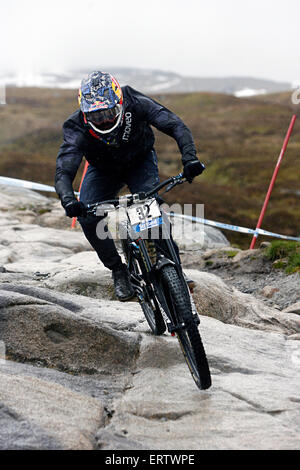 Marcelo Gutierrez Villegas bekommt in einem Trainingslauf vor immer dritten Platz in der Elite Herren-dh-Rennen während der UCI Mountain Bike World Cup - Fort William Stockfoto