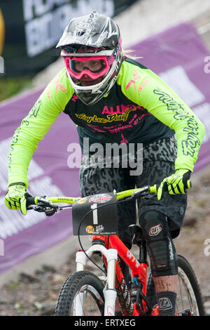 Fort William, Schottland, Großbritannien. 6. Juni 2015. Valerie Frühwirth (AUT) wird zweiter in 44.621s in der Four Cross Damen beim UCI Mountain Bike World Cup - Fort William Credit: Dan Cooke/Alamy Live News Stockfoto