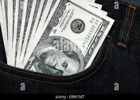 Jeans von welche Tasche ragen drei hundert Dollar Stockfoto