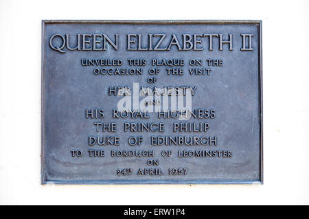 Tafel zum Gedenken an den Besuch von Königin Elizabeth II., in Leominster, befindet sich am Grange Gericht, Leominster, Herefordshire Stockfoto