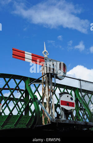 Semaphore signalisiert, Alresford, Mitte Hants Eisenbahn, Hampshire, England, UK Stockfoto