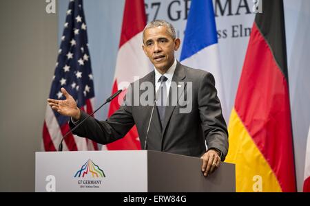 Garmisch-Partenkirchen, Deutschland.  8. Juni 2015. US-Präsident Barack Obama bei der Pressekonferenz am Finaltag des G7-Gipfels auf Schloss Elmau 8. Juni 2015 in der Nähe von Garmisch-Partenkirchen, Deutschland spricht. Stockfoto