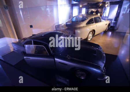 Aston Martin: 50 Jahre Bond statt an der London Film Museum Covent Garden.  Mitwirkende: Atmosphäre wo: London, Vereinigtes Königreich bei: Kredit-4. Dezember 2014: Daniel Deme/WENN.com Stockfoto