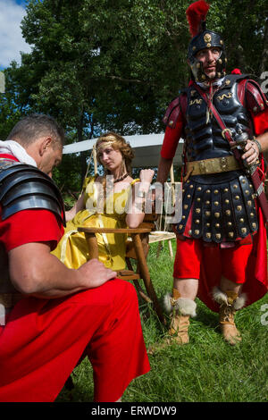 Moskau, Russland. 5. Juni 2015. Teilnehmer des 5. Zeiten und Epochen Festival - antiken Rom im Park Kolomenskoje in Moskau, Russland Stockfoto